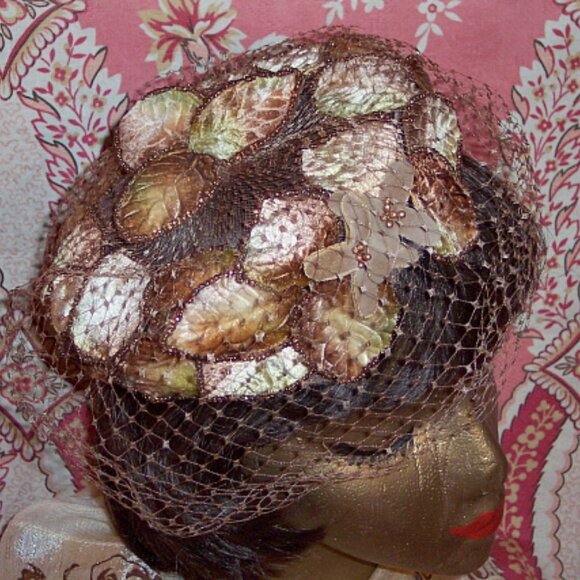 Vintage Original Roberta Bernays Veiled Velvet Leaf Design Cocktail Hat - Picture 3 of 5